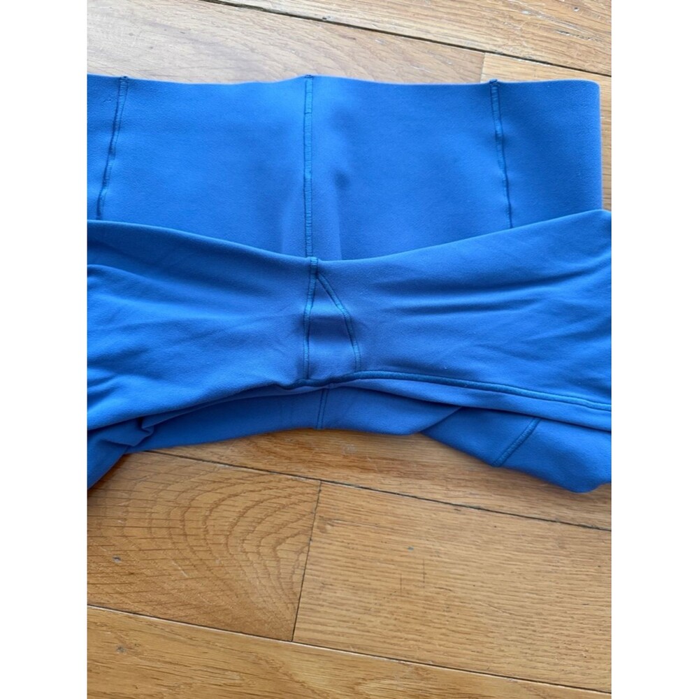 Offline by Aerie Blue Real Me Xtra Bike Shorts Size M 7” - Picture 6 of 10